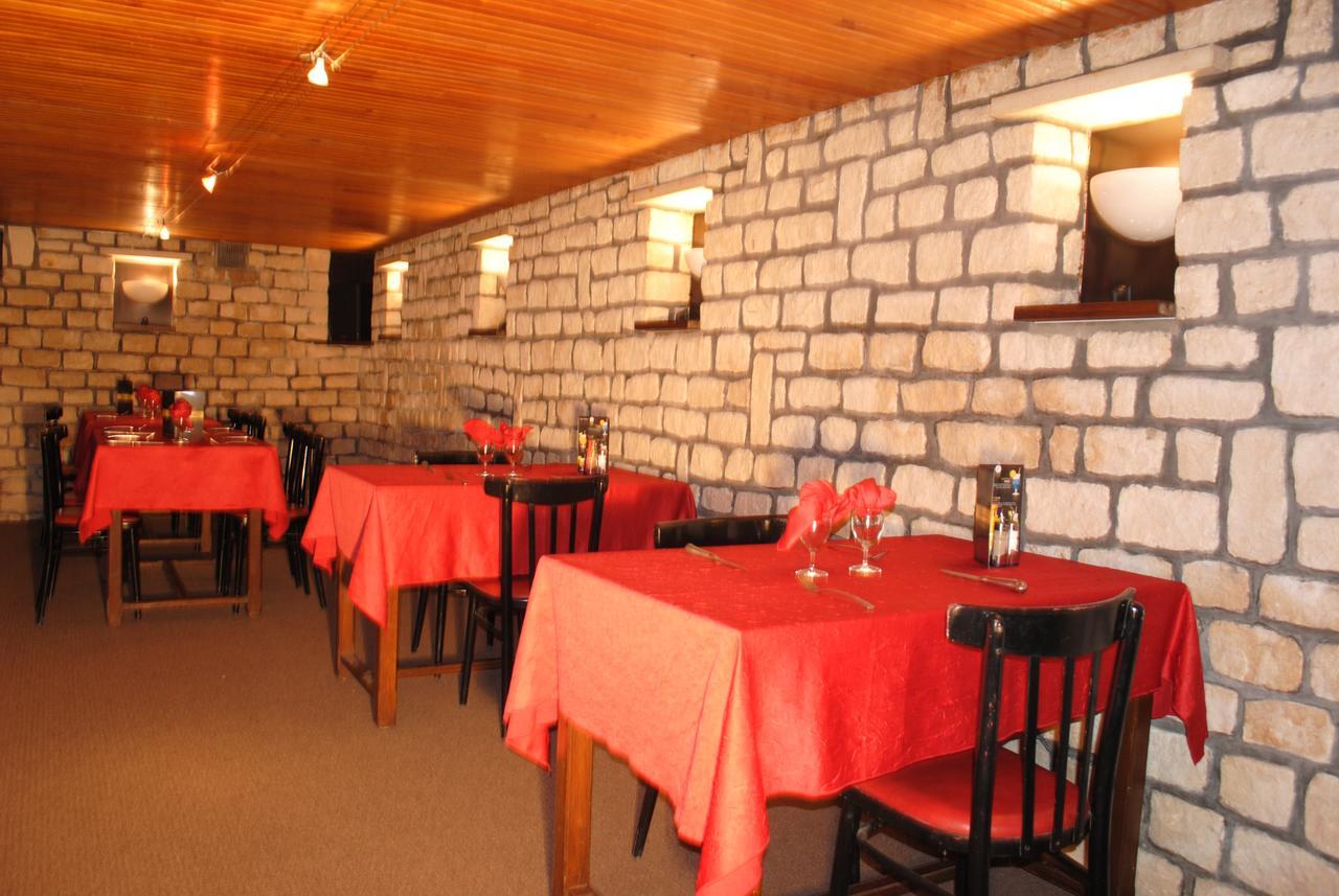 Taverne De La Paix La Ferte-Mace Exterior photo